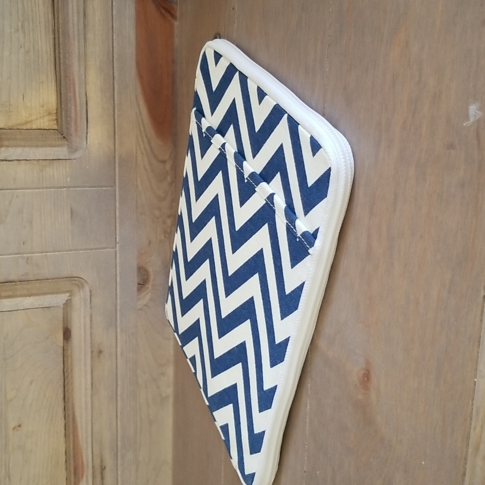 Tablet Case, Passport Cover and Key Rings - Picture 5 of 13